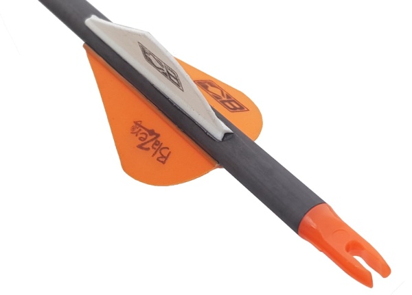 Strela luchnaya karbonovaya Centershot Radical 400 operenie Blazer 22 Strela luchnaya karbonovaya Centershot Radical 400 operenie Blazer 22