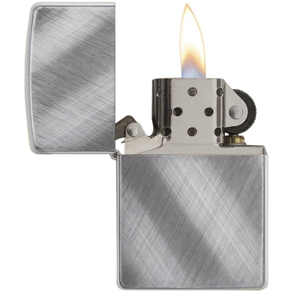 zazhigalka-benzinovaya-zippo-28182-classic-brushed-chrome-diagonal-weave 2 zazhigalka-benzinovaya-zippo-28182-classic-brushed-chrome-diagonal-weave 2